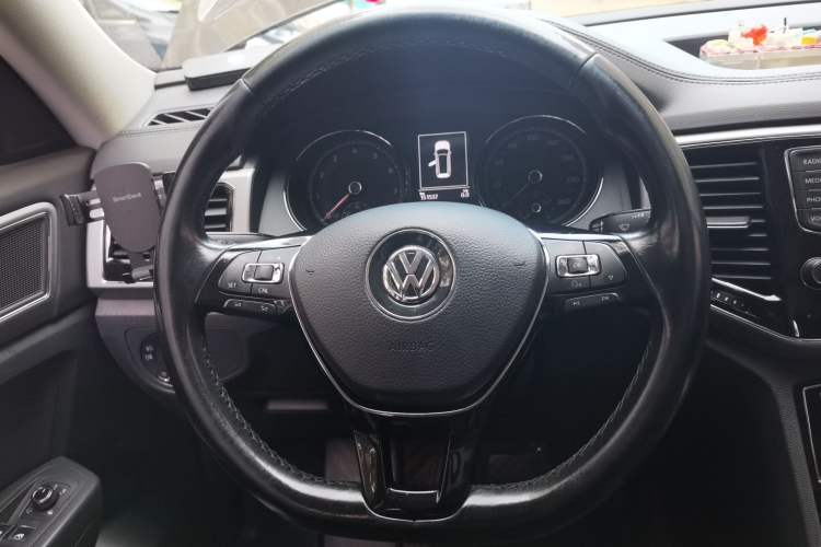 Used Volkswagen Teramont 2017 530 V6 Four-Wheel Drive Luxury Edition Steering Wheel