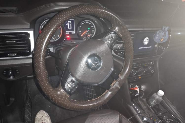 Used Volkswagen Teramont 2017 530 V6 Four-Wheel Drive Luxury Edition Steering Wheel