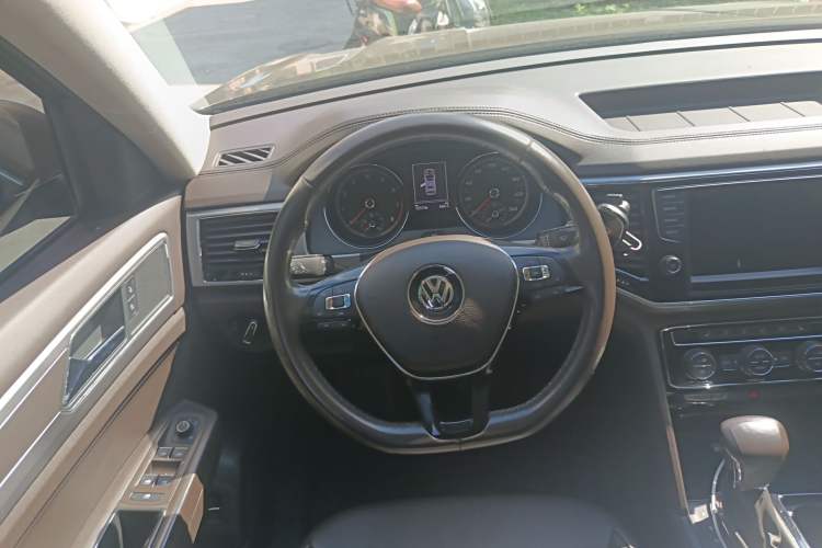 Used Volkswagen Teramont 2017 330TSI Two-Wheel-Drive Luxury Edition Steering Wheel