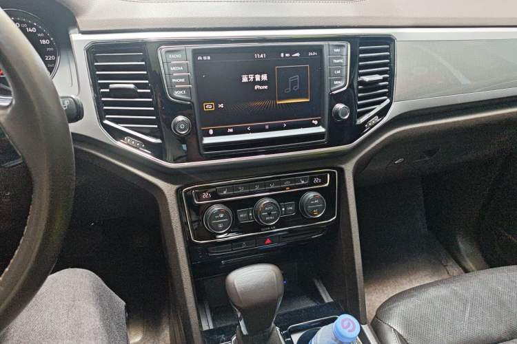 Used Volkswagen Teramont 2017 380TSI Four-Wheel Drive Luxury Edition Audio And AC Panel