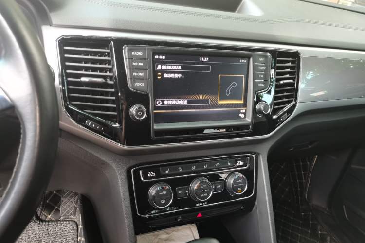 Used Volkswagen Teramont 2017 380TSI Four-Wheel Drive Luxury Edition Audio And AC Panel