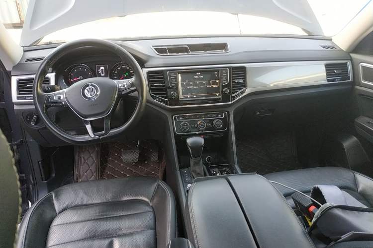 Used Volkswagen Teramont 2017 330TSI Two-Wheel-Drive Luxury Edition Center Console