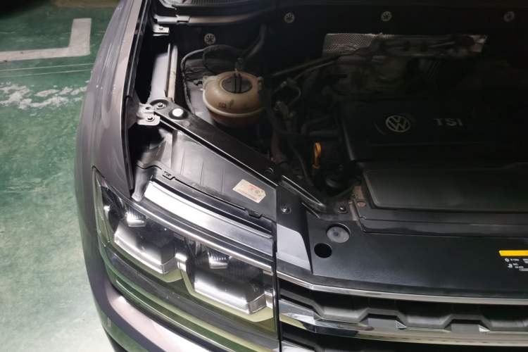 Used Volkswagen Teramont 2017 380TSI Four-Wheel Drive Comfort Edition Engine Bay Right