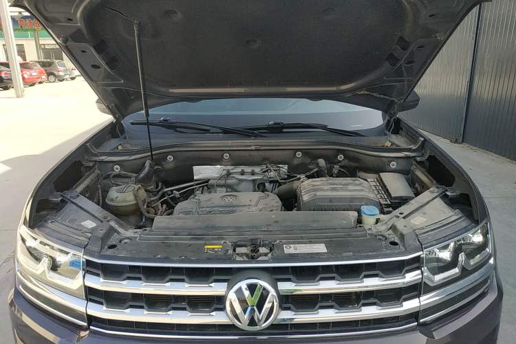 Used Volkswagen Teramont 2017 330TSI Two-Wheel-Drive Luxury Edition Engine Bay