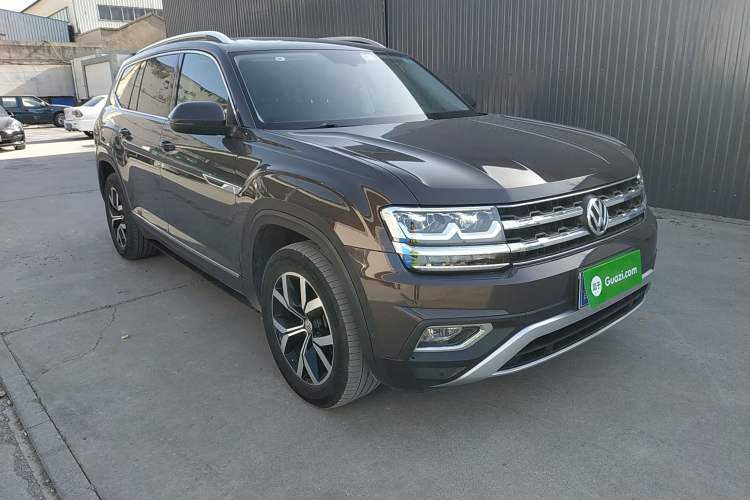 Used Volkswagen Teramont 2017 330TSI Two-Wheel-Drive Luxury Edition Front Right 45 Deg