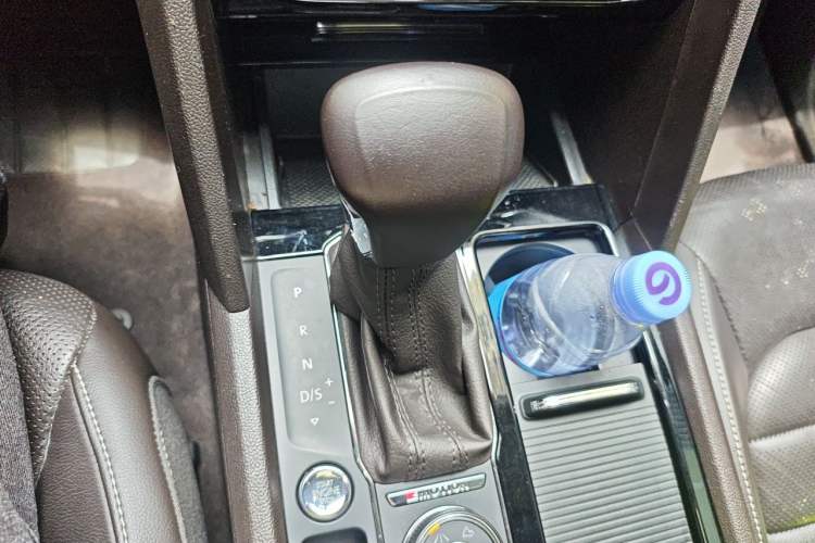 Used Volkswagen Teramont 2017 380TSI Four-Wheel Drive Luxury Edition Gear Lever
