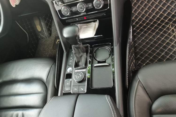 Used Volkswagen Teramont 2017 380TSI Four-Wheel Drive Luxury Edition Gear Lever