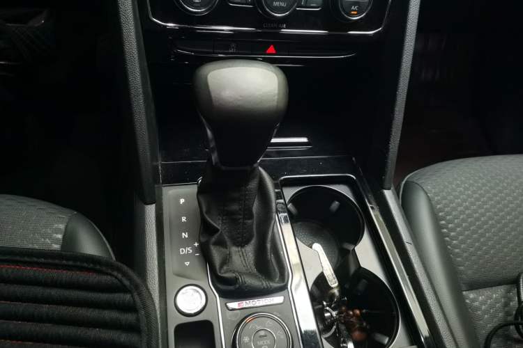 Used Volkswagen Teramont 2017 380TSI Four-Wheel Drive Comfort Edition Gear Lever