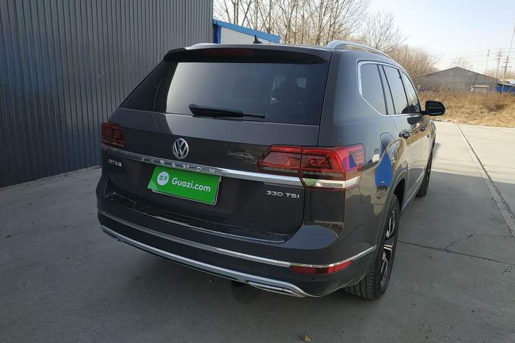 Used Volkswagen Teramont 2017 330TSI Two-Wheel-Drive Luxury Edition Rear Right 45 Deg