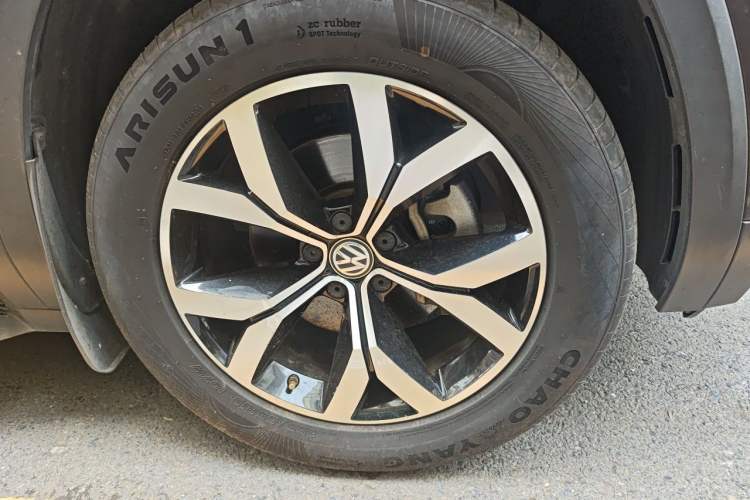 Used Volkswagen Teramont 2017 380TSI Four-Wheel Drive Luxury Edition Right Front Wheel Hub