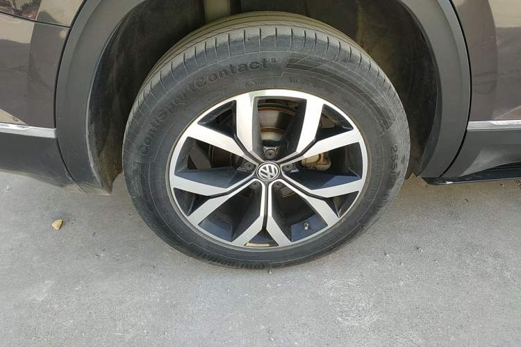 Used Volkswagen Teramont 2017 330TSI Two-Wheel-Drive Luxury Edition Right Rear Wheel Hub