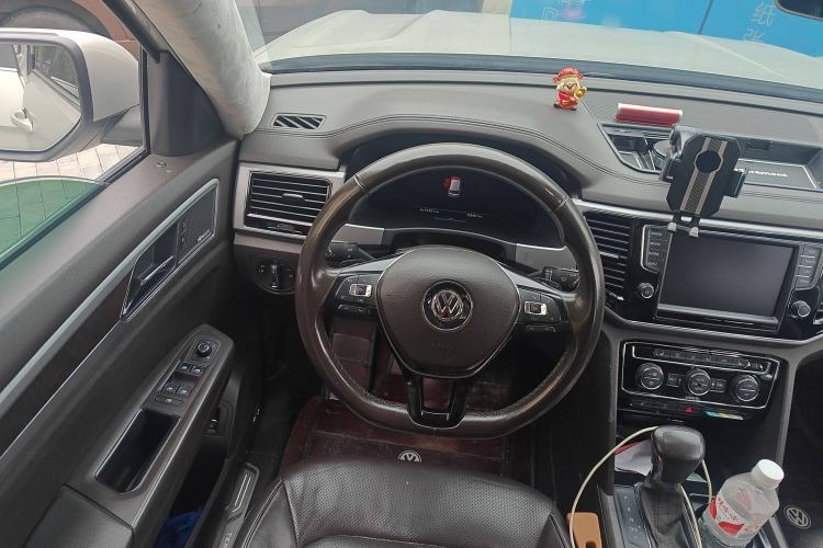 Used Volkswagen Teramont 2017 330TSI Two-Wheel-Drive Flagship Edition Steering Wheel