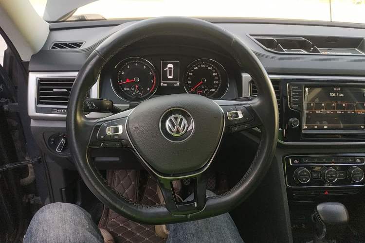 Used Volkswagen Teramont 2017 330TSI Two-Wheel-Drive Luxury Edition Steering Wheel