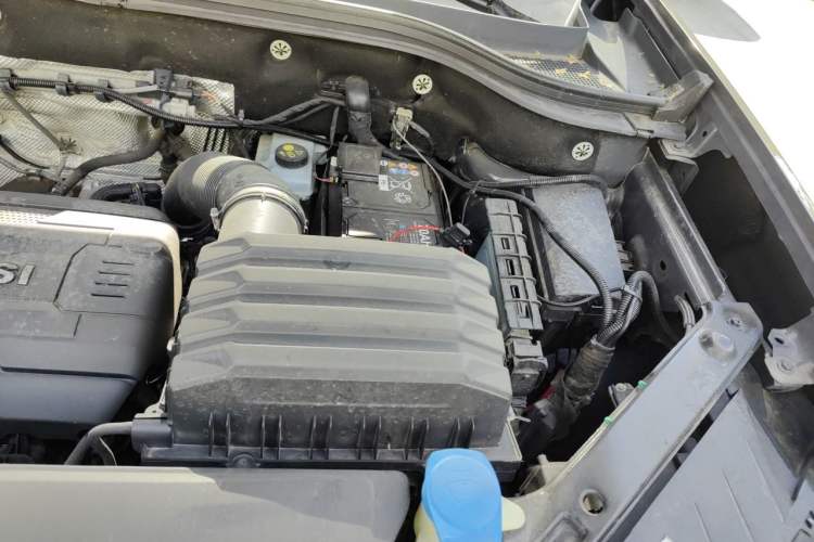 Used Volkswagen Teramont 2017 380TSI Four-Wheel Drive Luxury Edition Engine Bay Left