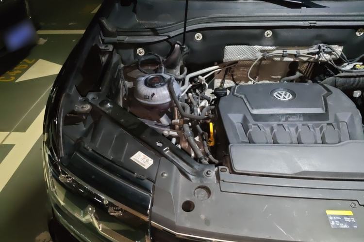 Used Volkswagen Teramont 2017 330TSI Two-Wheel-Drive Luxury Edition Engine Bay Right