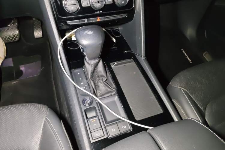 Used Volkswagen Teramont 2017 330TSI Two-Wheel-Drive Luxury Edition Gear Lever