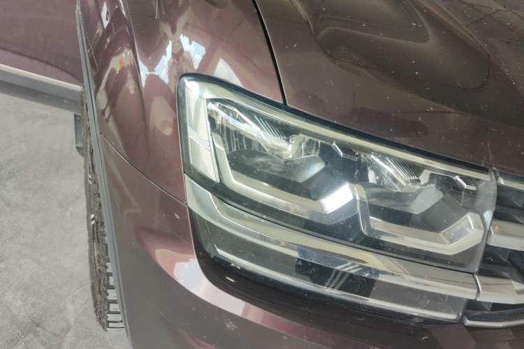 Used Volkswagen Teramont 2017 530 V6 Four-Wheel Drive Luxury Edition Right Front Headlight