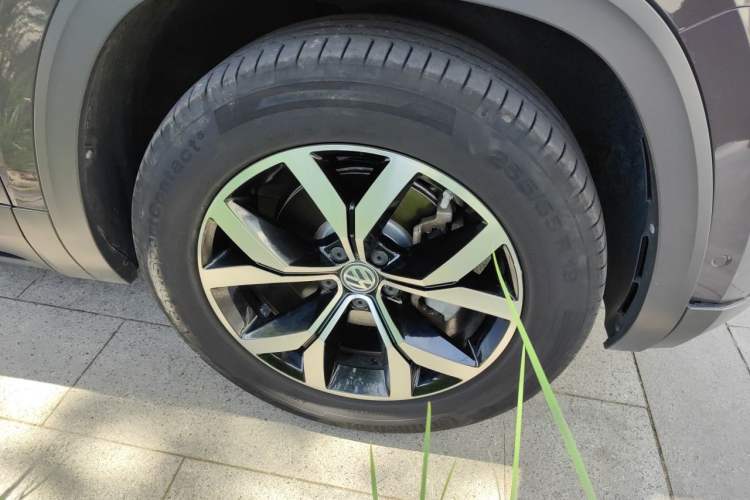 Used Volkswagen Teramont 2017 380TSI Four-Wheel Drive Luxury Edition Right Front Wheel Hub