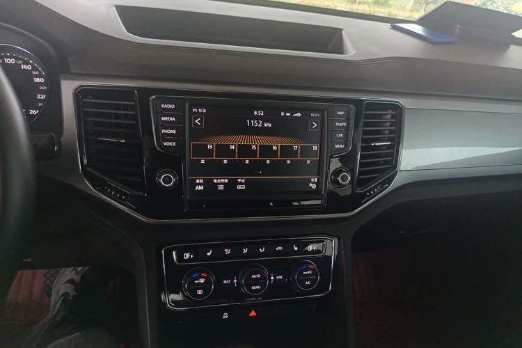 Used Volkswagen Teramont 2017 380TSI Four-Wheel Drive Luxury Edition Audio And AC Panel