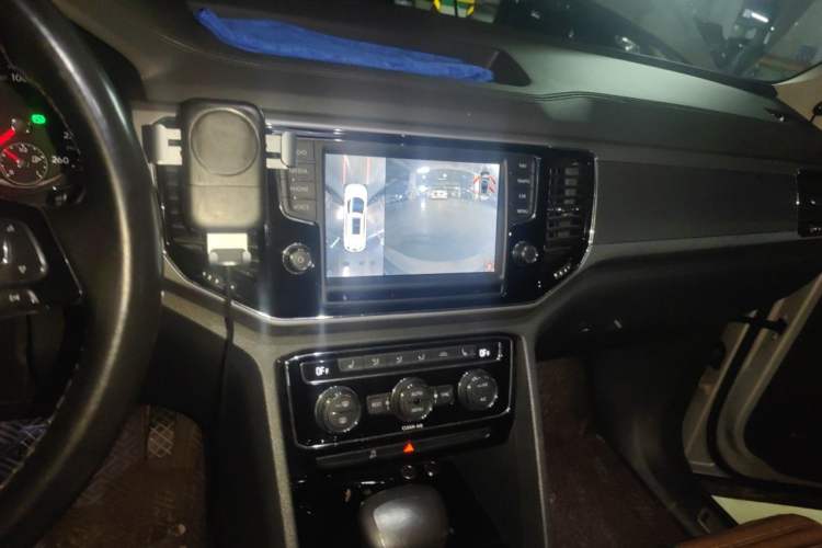 Used Volkswagen Teramont  Audio And AC Panel