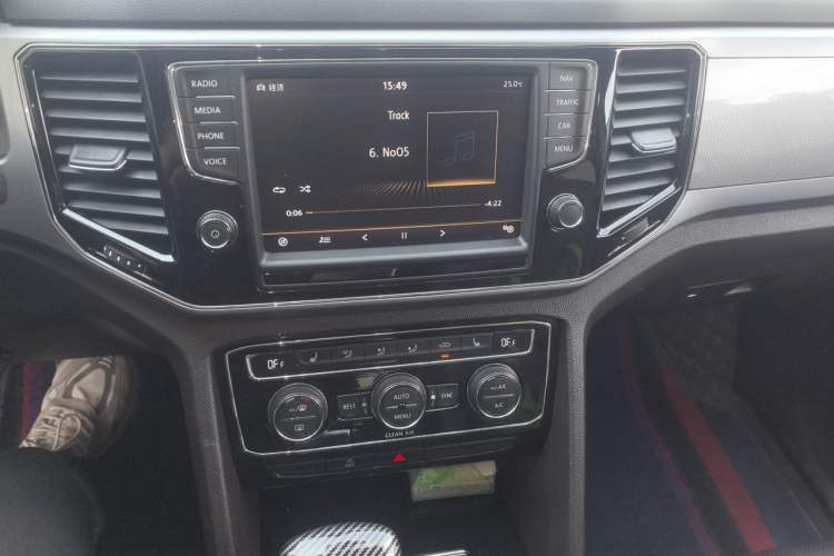 Used Volkswagen Teramont 2017 380TSI Four-Wheel Drive Luxury Edition Audio And AC Panel