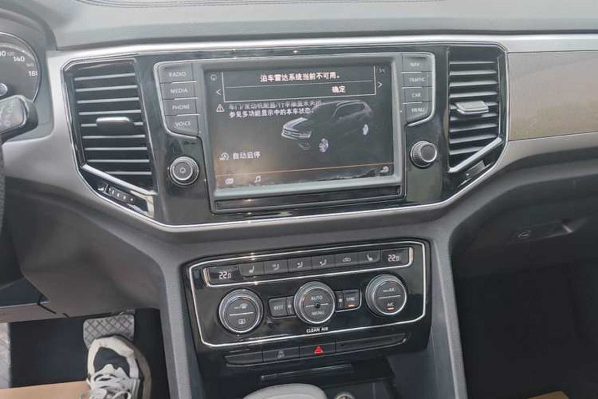 Used Volkswagen Teramont 2017 330TSI Two-Wheel-Drive Luxury Edition Audio And AC Panel