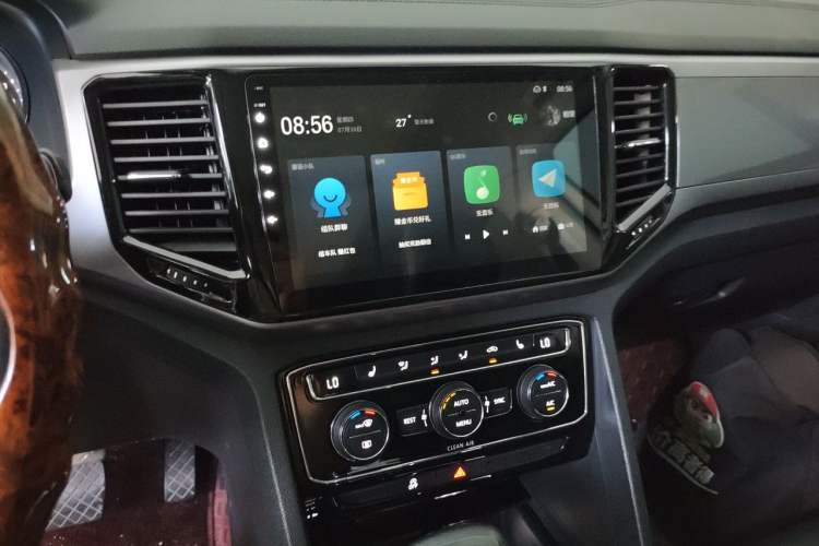 Used Volkswagen Teramont 2017 330TSI Two-Wheel-Drive Luxury Edition Audio And AC Panel