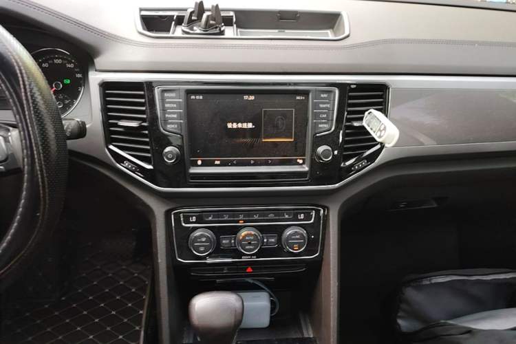 Used Volkswagen Teramont 2017 380TSI Four-Wheel Drive Luxury Edition Audio And AC Panel