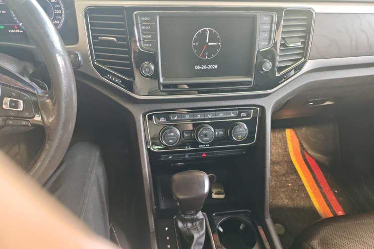 Used Volkswagen Teramont 2017 530 V6 Four-Wheel Drive Flagship Edition Audio And AC Panel