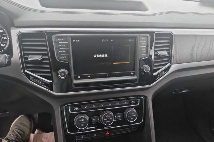 Used Volkswagen Teramont 2017 530 V6 Four-Wheel Drive Supreme Flagship Edition Audio And AC Panel
