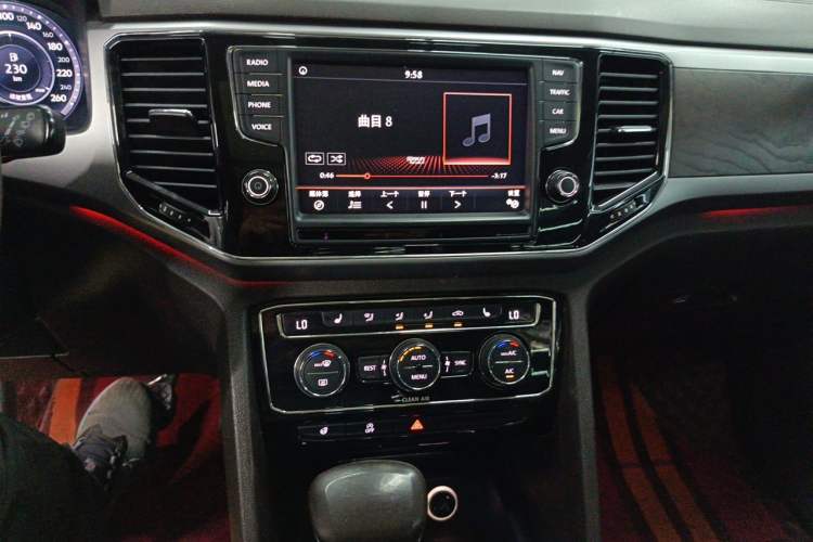 Used Volkswagen Teramont 2017 330TSI Two-Wheel-Drive Flagship Edition Audio And AC Panel