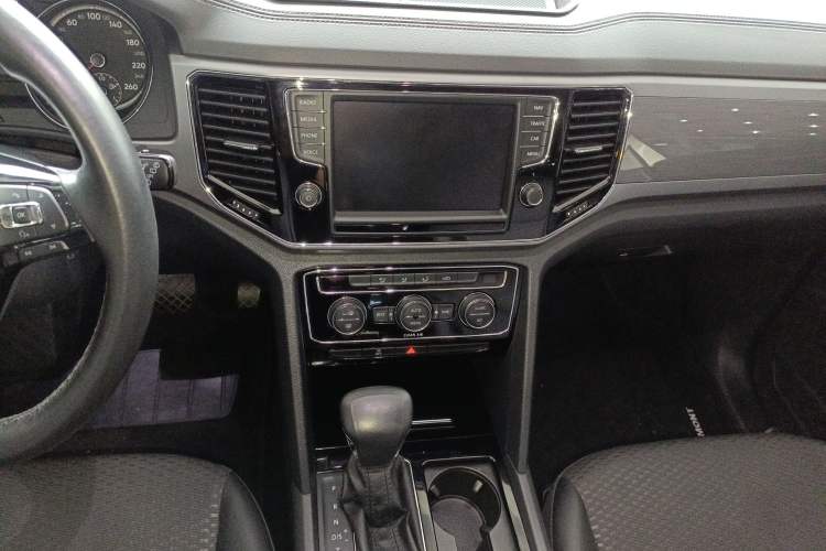 Used Volkswagen Teramont 2017 380TSI Four-Wheel Drive Comfort Edition Audio And AC Panel