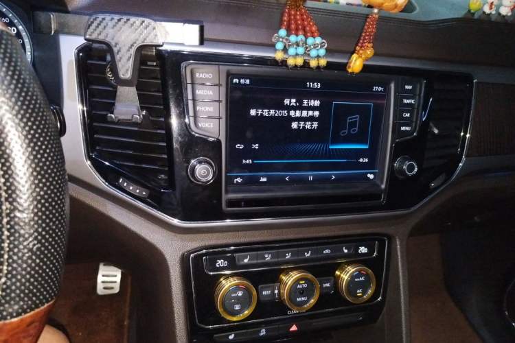 Used Volkswagen Teramont 2017 530 V6 Four-Wheel Drive Supreme Flagship Edition Audio And AC Panel