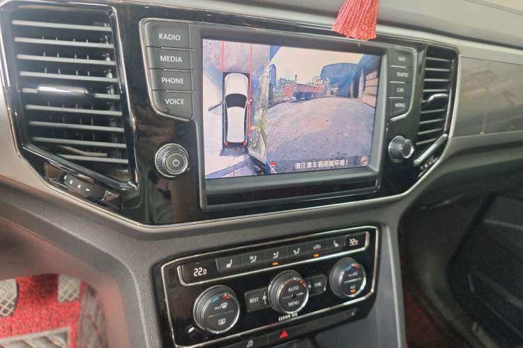 Used Volkswagen Teramont 2017 330TSI Two-Wheel-Drive Luxury Edition Audio And AC Panel