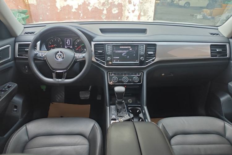 Used Volkswagen Teramont 2017 330TSI Two-Wheel-Drive Luxury Edition Center Console