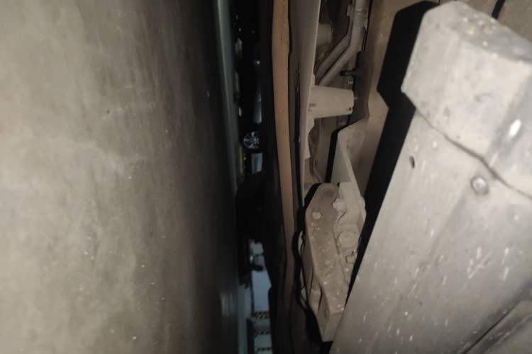 Used Volkswagen Teramont  Chassis Front Left