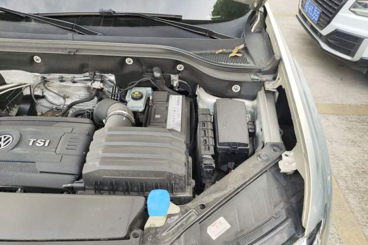 Used Volkswagen Teramont 2017 380TSI Four-Wheel Drive Luxury Edition Engine Bay Left