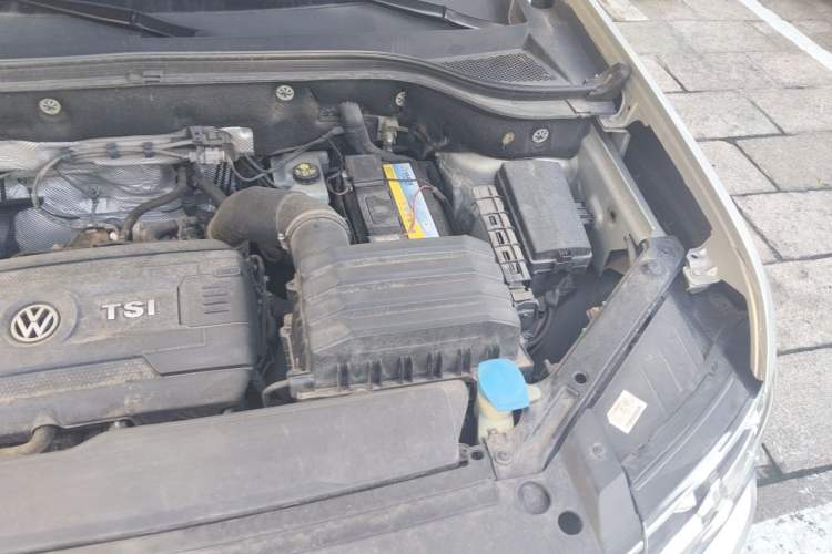 Used Volkswagen Teramont 2017 380TSI Four-Wheel Drive Luxury Edition Engine Bay Left