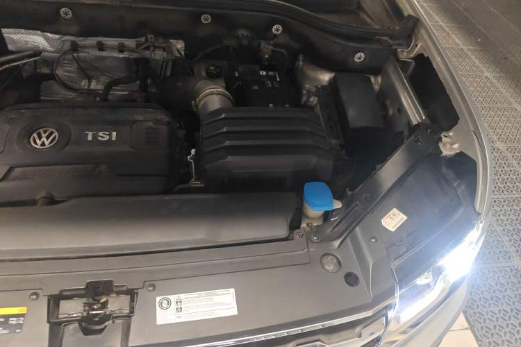 Used Volkswagen Teramont 2017 380TSI Four-Wheel Drive Luxury Edition Engine Bay Left