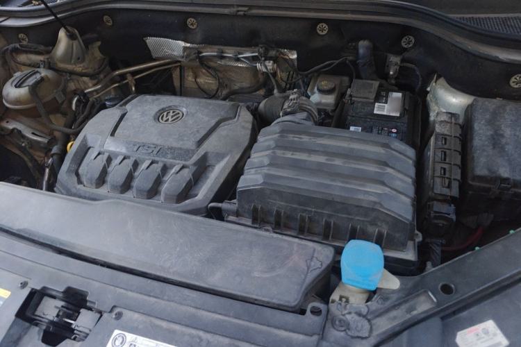 Used Volkswagen Teramont 2017 330TSI Two-Wheel-Drive Luxury Edition Engine Bay Left