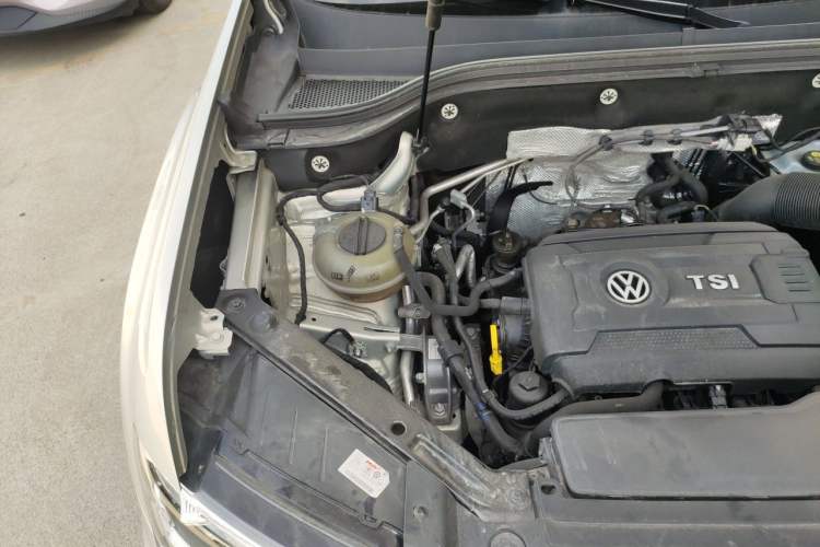 Used Volkswagen Teramont 2017 380TSI Four-Wheel Drive Luxury Edition Engine Bay Right
