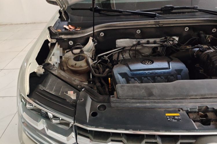 Used Volkswagen Teramont 2017 330TSI Two-Wheel-Drive Luxury Edition Engine Bay Right