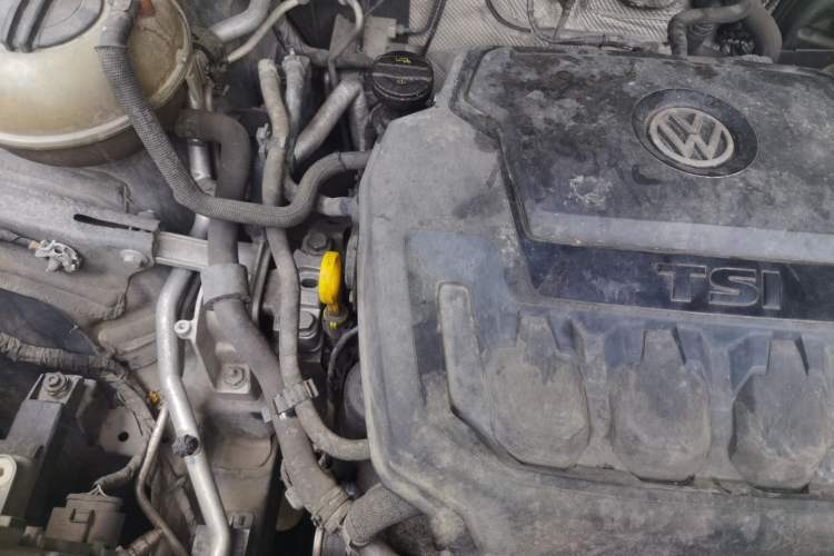 Used Volkswagen Teramont 2017 330TSI Two-Wheel-Drive Luxury Edition Engine Bay Right