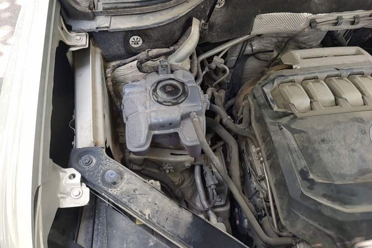 Used Volkswagen Teramont 2017 530 V6 Four-Wheel Drive Supreme Flagship Edition Engine Bay Right