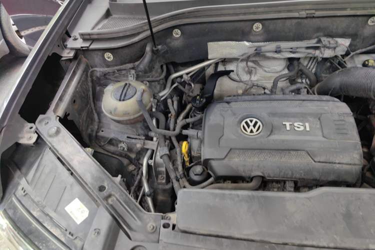 Used Volkswagen Teramont 2017 380TSI Four-Wheel Drive Luxury Edition Engine Bay Right