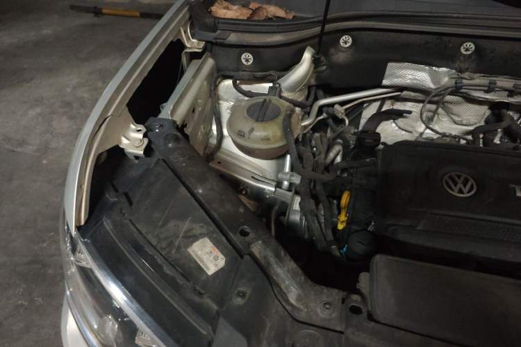 Used Volkswagen Teramont 2017 380TSI Four-Wheel Drive Comfort Edition Engine Bay Right