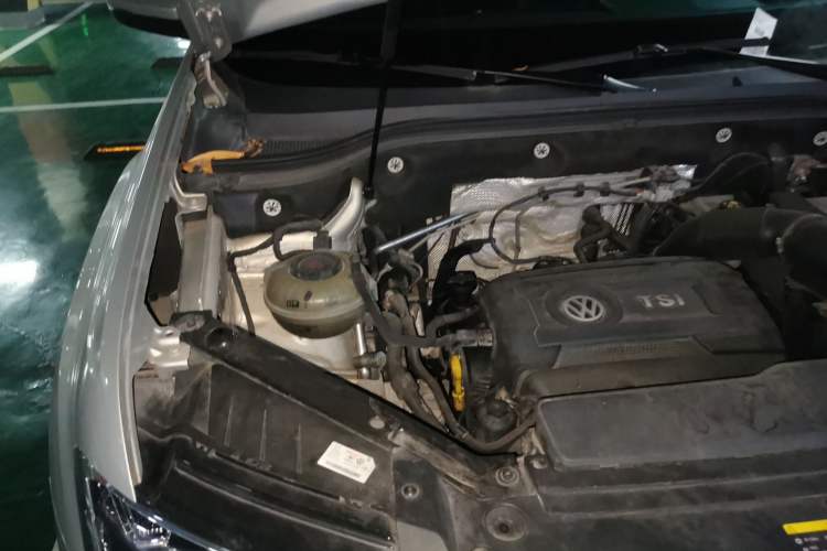 Used Volkswagen Teramont 2017 380TSI Four-Wheel Drive Luxury Edition Engine Bay Right