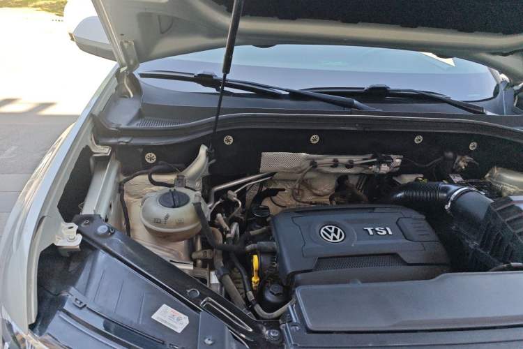 Used Volkswagen Teramont 2017 380TSI Four-Wheel Drive Luxury Edition Engine Bay Right