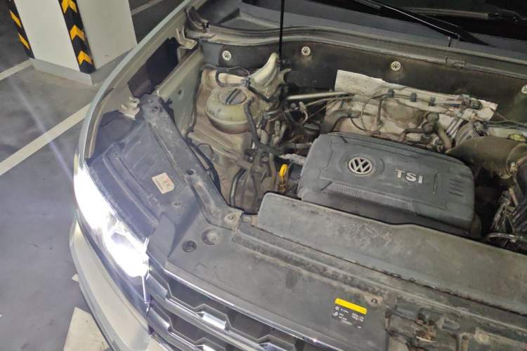 Used Volkswagen Teramont 2017 380TSI Four-Wheel Drive Luxury Edition Engine Bay Right