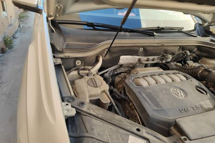 Used Volkswagen Teramont 2017 530 V6 Four-Wheel Drive Supreme Flagship Edition Engine Bay Right